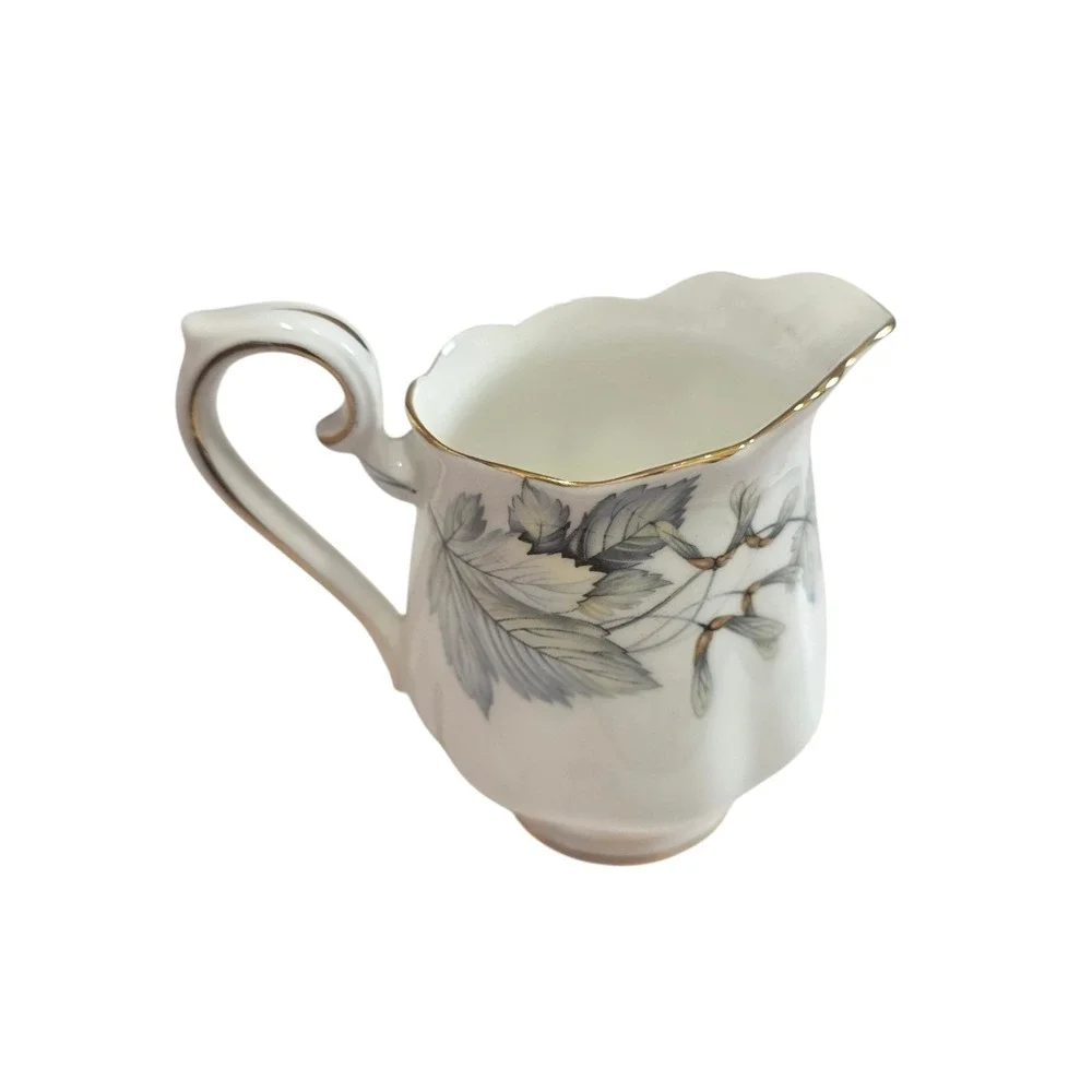 Royal Albert beautiful vintage